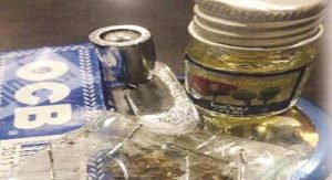 وافد عربي حاول تهريب الماريجوانا وزيت الحشيش