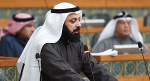 وزير الاسكان: احالة ملف حادثة سقوط سقف بيت في صباح الاحمد الى النيابة