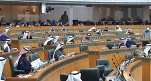 وفاة شخص بحادث مروّع على «السادس» وآسيوي داخل سيارته بالسالمية