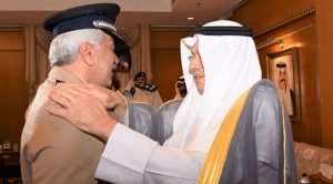 وزير الداخلية يقلد محمود الدوسري رتبة فريق