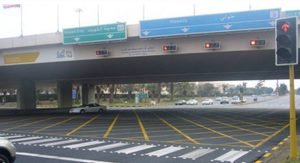 وفاة طفلة وإصابة والدتها في حادث.. وانقلاب شاحنة