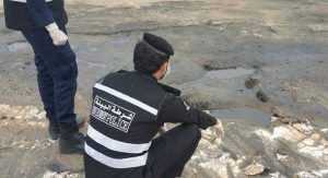 إحتجاز مصري أفرغ مياه «المجاري» في بر السالمي