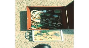 صندوق سحر وشعوذة في سيارة مواطن بـ الأندلس