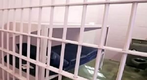 ضبط مواطن مطلوب 90 سنة سجناً