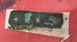 38 غرام حشيش ملقاة في ساحة النفتيش بجمارك النويصيب