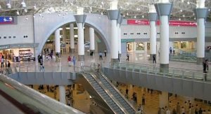 إحباط محاولة مصري إدخال 990 حبة ترامادول في سبورات لتعليم الأطفال