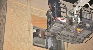 مواطن وصديقه ضربا حارس بناية مصري في الرقعي