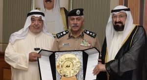 ضبط مسلح مدمن اعتاد سلب الوافدين بسكين في الفروانية