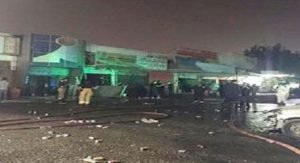 السيطرة على حريق محل معدات كهربائية في الأحمدي