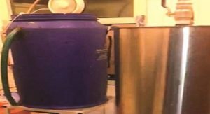 3 هنود حولوا شقة إلى مصنع خمور في حولي