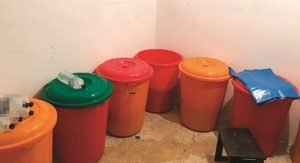 336 زجاجة خمر في مركبة هندي بخيطان