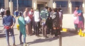 خليجي الى الطب النفسي لإتلافه محلين ومحاولته الإعتداء على عمال بـ«الجهراء»