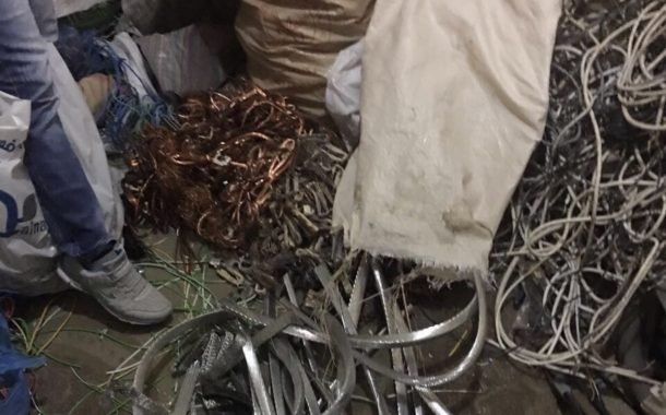 ‏ضبط عصابة اسيوية لسرقة مواد البناء من القسائم الحديثة‏‏⁦‪