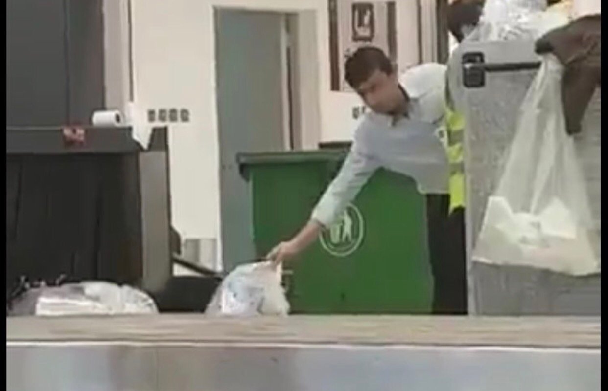 الداخلية تنفي إدخال أكياس النفايات في أجهزة التفتيش بالمطار