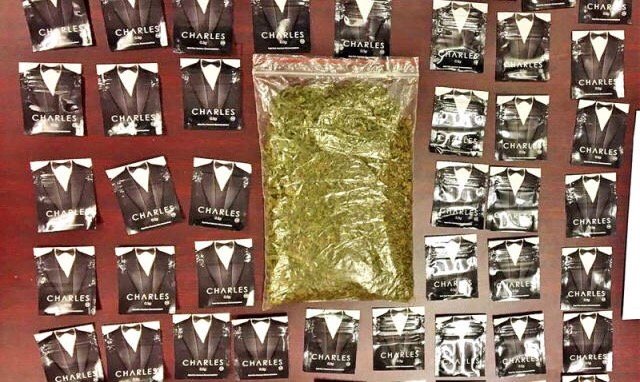 ضبط مواطنة ووافد بحوزتهما مخدرات