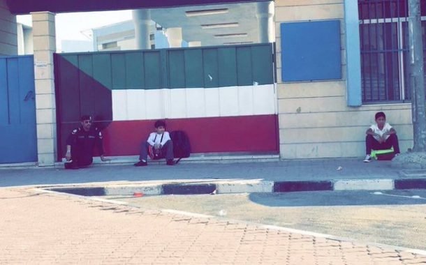 اللواء الطراح يكافئ عسكرياً انتظر مع طالبين أمام المدرسة لحين وصول ذويهما