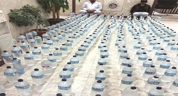 مطاردة تسفر عن ضبط آسيويين في باص «ملغم» بالخمور