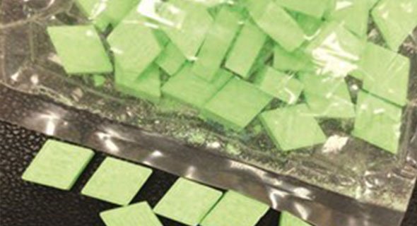 إحالة عربي جلب «حبوب السعادة» إلى «الجنائية» عقب إعتداء على مفتش في حطين