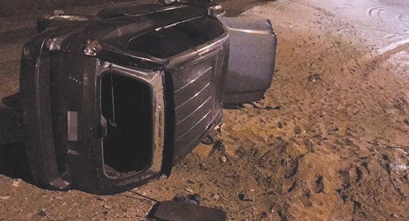 انقلاب ينقل شخصين إلى «العناية» وإصابة ثالث في حادث على «السادس»