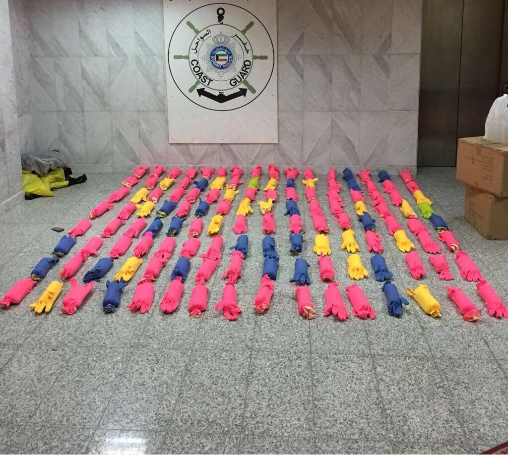 ‏«خفر السواحل»: ضبط «زورق» يحمل 3 إيرانيين بحوزتهم 128 قطعة مخدرة