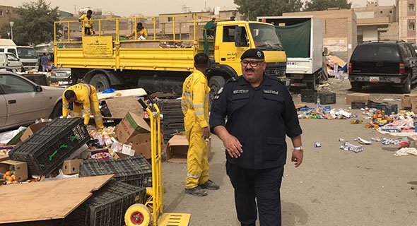 ضبط عد من المتهمين في حملة أمنية على الأسواق العشوائية في جليب الشيوخ