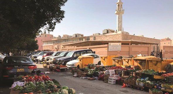 هروب جماعي في «كبسة» على سوق عشوائي بالجليب