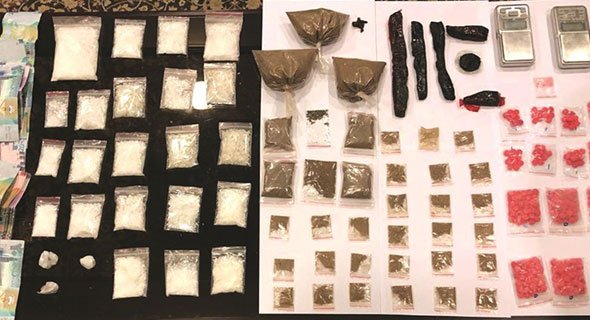 توقيف «مصري» عميل لنزيل في «المركزي» بكوكتيل مخدرات و800 دينار حصيلة «البيع»