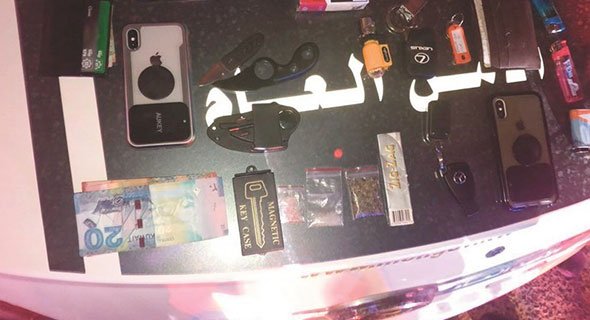 مخالفة حادث قديم تكشف عن «كوكتيل» مخدرات وجرائم لـ «بدون» محكوم 10 سنوات