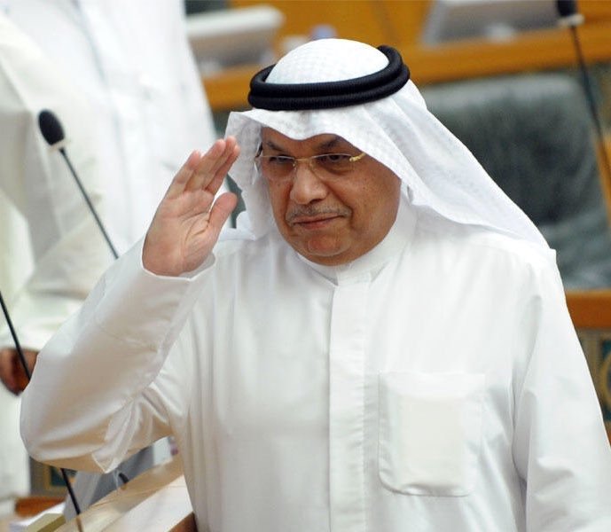 وزير الداخلية زار العقيد الخلف: رئيس الوزراء وجه بتوفير الرعاية الصحية لمدير أمن المطار أو السفر لاستكمال العلاج