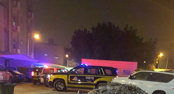 العثور على جثة مواطن «منحور» داخل ديوانيته بـ«العيون»