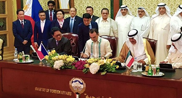 الكويت والفلبين توقعان اتفاقية جديدة بشأن العمالة