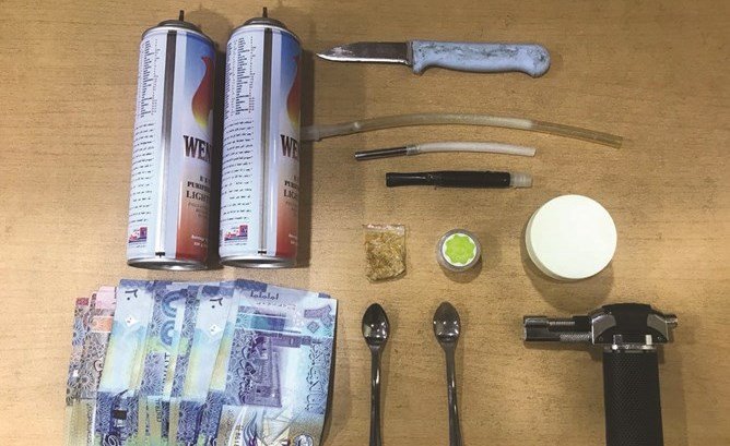 مخالفة خطوط أرضية تكشف عراقياً بـ 3 أنابيب شبو وسكين