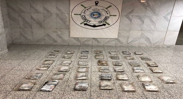 الداخلية: إحالة المتهمين الـ 3 بتهريب 41 كيلو مخدرات «بحراً» إلى جهة الاختصاص