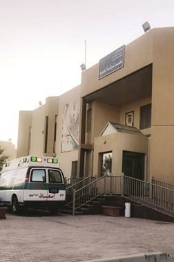 التحقيق مع مواطن خمسيني سرق سيارة إسعاف أمام طوارئ الجهراء