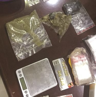 مواطن سوابق بهيروين وشبو وكوكايين وحشيش  في قبضة مباحث السلاح