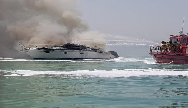 «خفر السواحل»: إنقاذ 8 أشخاص على متن يخت إثر إندلاع حريق فيه