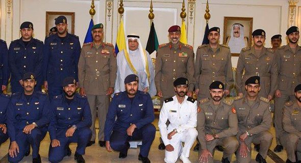 الجراح قلّد كوكبة من ضباط الجيش رتبهم الجديدة: ضعوا مصلحة الوطن نصب أعينكم