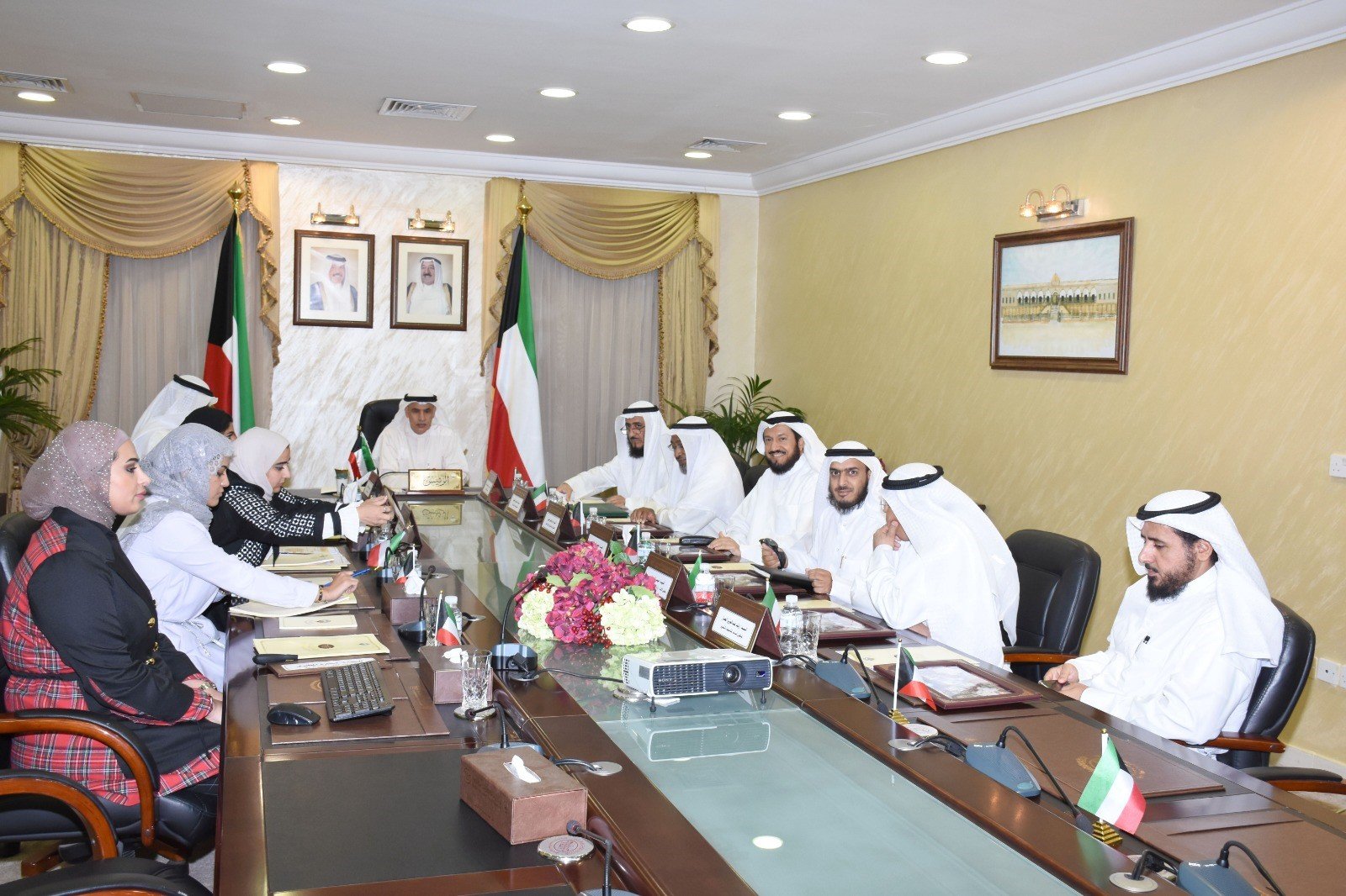الجهاز المركزي» و«الأوقاف» يبحثان الخدمات المقدمة لـ «البدون»
