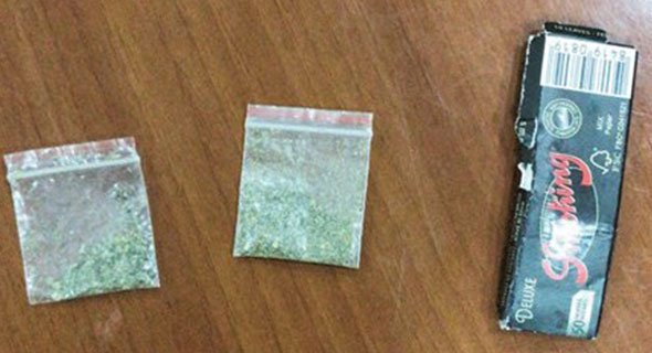 باكستاني لرجال الأمن بعد ضبطه بحقيبة كيميكال: هذا دواء.. «قلب عوّر»