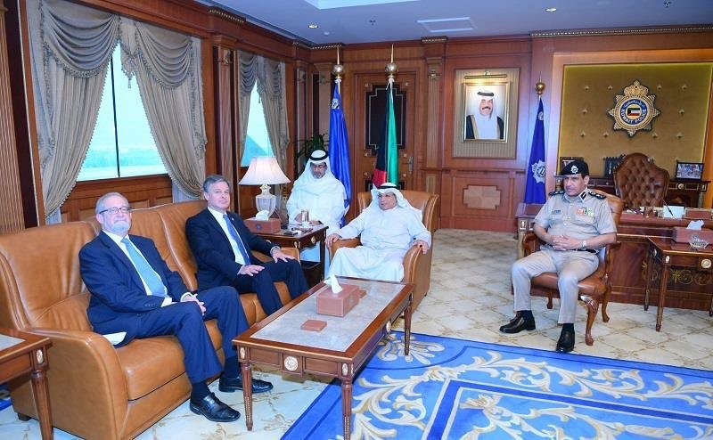 وزير الداخلية يلتقي مدير مكتب التحقيقات الفيدرالي الأميركي بحضور النهام