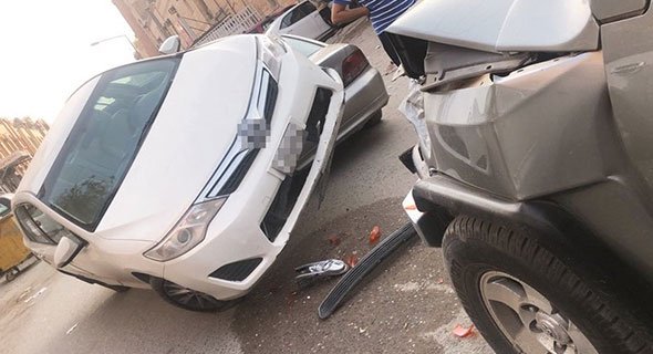 «يابانية» صعدت على 3 سيارات بالجليب