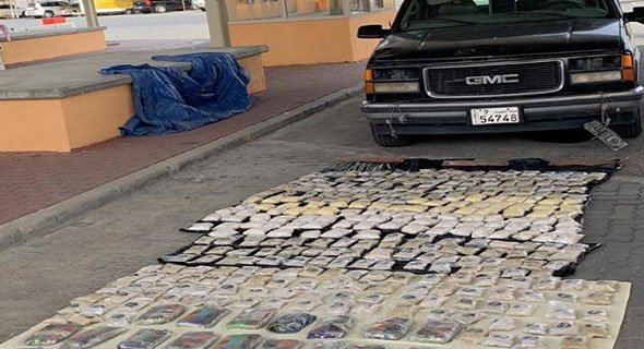 إحباط تهريب 41 كيلو حشيش و300 ألف حبة مخدرة بحوزة عراقي في العبدلي