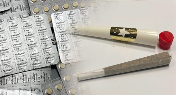 إحباط محاولة وافد تهريب 700 حبة فاليوم في الـ«T5» .. وسيجارة ماريغوانا في الـ«T1»