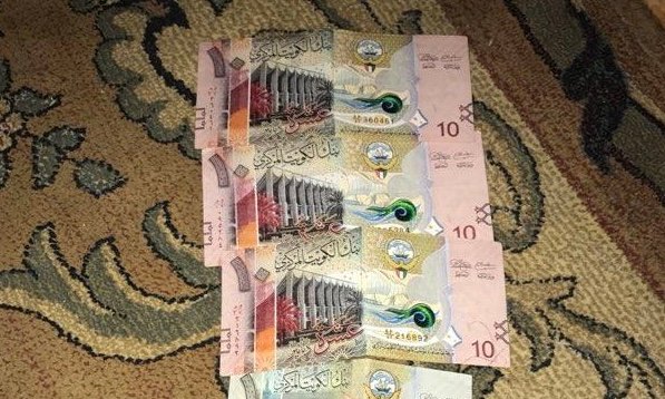 مواطن لرجال الأمن: خادمتي سرقت فلوسي من «ديوانيتي»