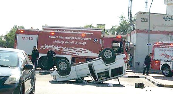 «مغازلجي» إستعرض مهاراته في التقحيص أمام ثانوية بنات وإنقلبت سيارته.. وهرب